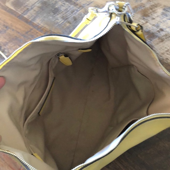 COACH Crossbody Bag (Great Condition, Worn Twice) - Picture 4 of 5